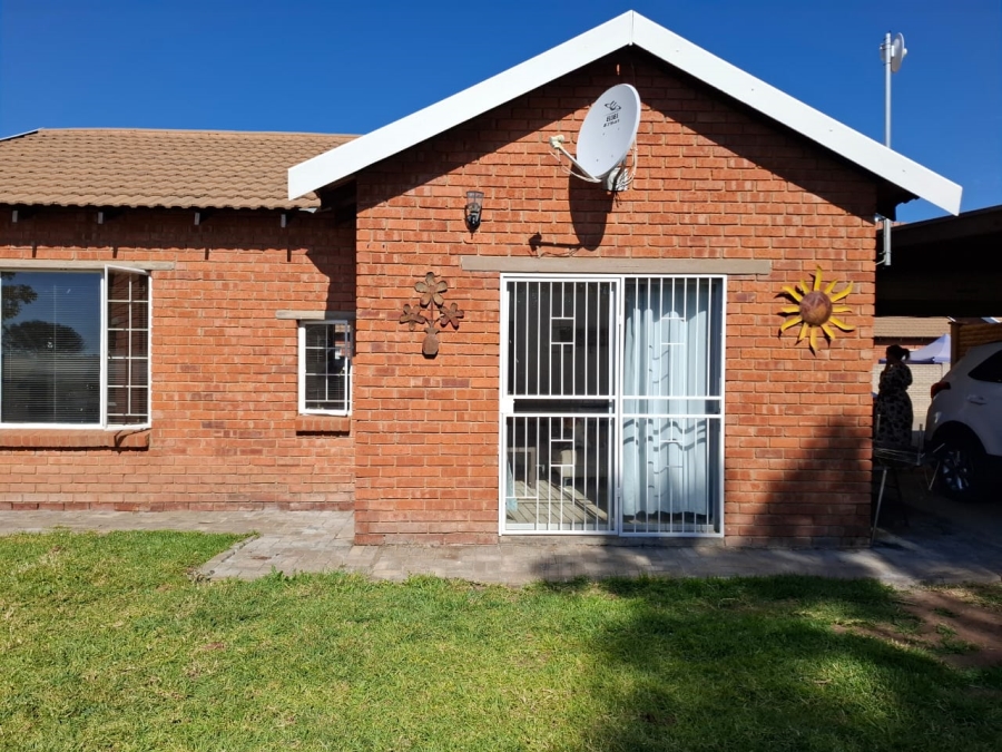 2 Bedroom Property for Sale in Noordhoek Free State